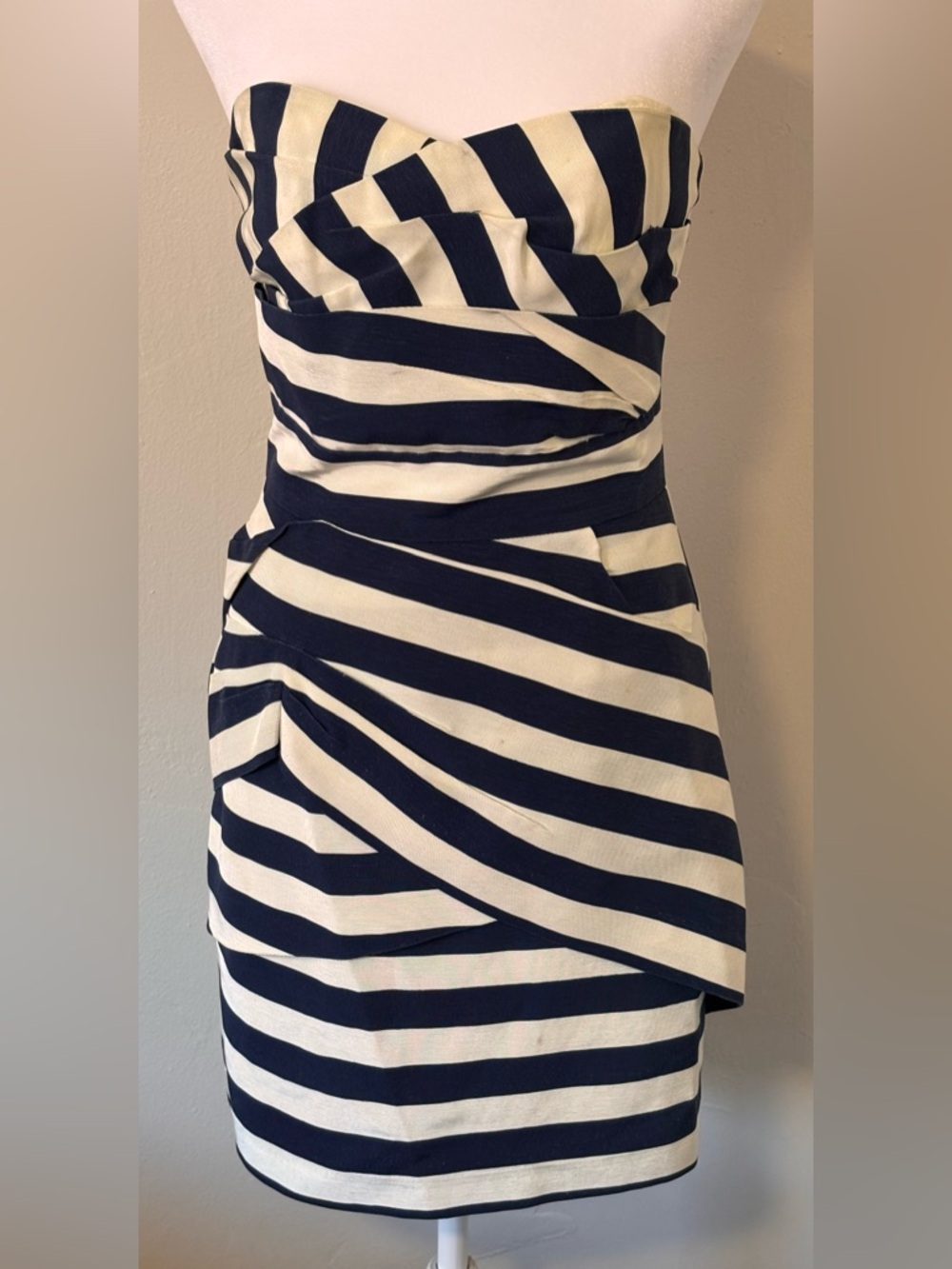 camilla & marc Navy and White Strapless Sheath Dress Women’s Size 6